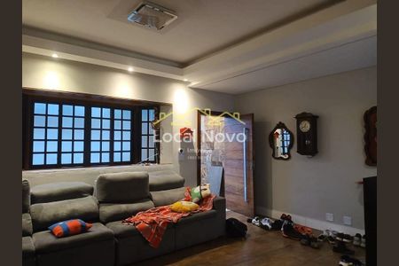 11_photo/94cef4d329.c3b9fb60c1df5c5a-ATLAS-59f188a6-41f7-4b4b-a616-bee2bb3b1bec.jpg de casa à venda com 3 quartos, 330m² em Parque Flamengo, Guarulhos