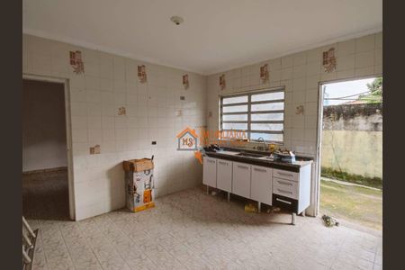 5_photo/94cef4d5bb.0abb473e952761da-ATLAS-41a8cb15-979e-4359-a0b7-01ffc4a9a94c.jpg de casa à venda com 5 quartos, 300m² em Jardim Irene, Guarulhos