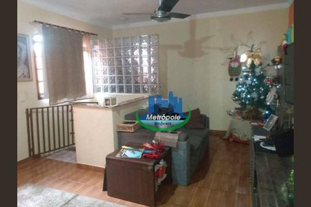 15_photo/94cef4d649.74dbc9aa7d3e0758-ATLAS-0d03b1ba-b800-45c8-bf52-90ea2fbab0bd.jpg de casa à venda com 3 quartos, 252m² em Jardim Nova Guarulhos, Guarulhos