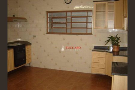 10_photo/94cef4d963.1fc59d07fa4f7006-ATLAS-feae6c07-f802-4e06-87e4-38ba17b7d893.jpg de casa à venda com 3 quartos, 262m² em Jardim Diogo, Guarulhos