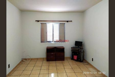 2_photo/94cef4da6b.05acccb2dbb53537-ATLAS-0a2c575c-60d8-491f-a6ab-9c3b109e788b.jpg de casa à venda com 4 quartos, 200m² em Jardim Adriana, Guarulhos