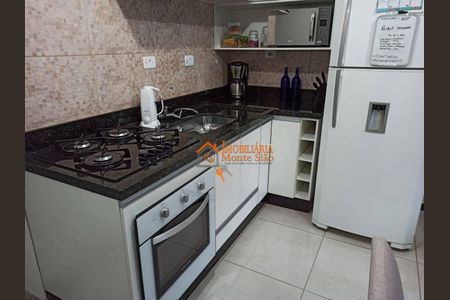 2_photo/94cef4da89.dabf6d33826e301d-ATLAS-0a117567-cf3c-4825-a30e-ae4fbd7d6c55.jpg de casa à venda com 5 quartos, 200m² em Jardim Adriana, Guarulhos