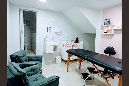 9_photo/94cef4da89.dabf6d33826e301d-ATLAS-41a80041-b8e6-478b-9ea5-6d1c15acc18e.jpg de casa à venda com 4 quartos, 240m² em Jardim Adriana, Guarulhos