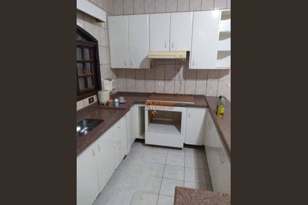 9_photo/94cef4da89.dabf6d33826e301d-ATLAS-7b1a0ec6-a2ba-49f9-b20e-19b2d024db46.jpg de casa à venda com 5 quartos, 200m² em Jardim Adriana, Guarulhos