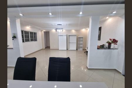 4_photo/94cef4dafb.ce0e127f29cc1409-ATLAS-7654d3c2-8607-4e54-b173-8dca49abf801.jpg de casa à venda com 5 quartos, 450m² em Jardim Adriana, Guarulhos
