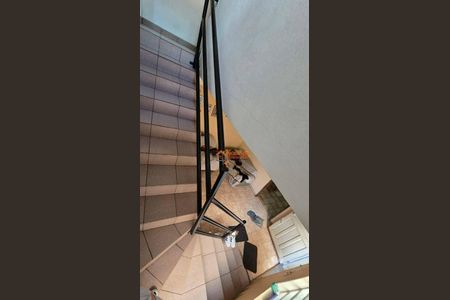 4_photo/94cef4db03.46ae6cbe0761d4fa-ATLAS-f76ab35e-e2f7-49bc-a37c-0d104a694d4f.jpg de casa à venda com 5 quartos, 250m² em Jardim Adriana, Guarulhos