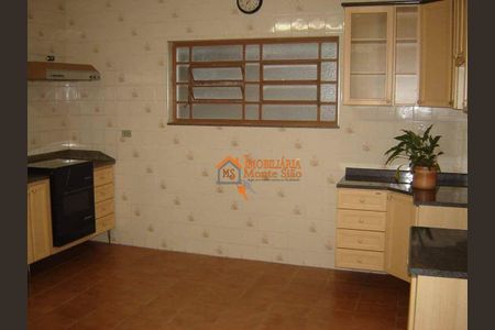 3_photo/94cef4dbf1.18d35e9b3b089d06-ATLAS-22aac157-667e-404c-bc84-5b3c386fc874.jpg de casa à venda com 4 quartos, 262m² em Jardim Diogo, Guarulhos