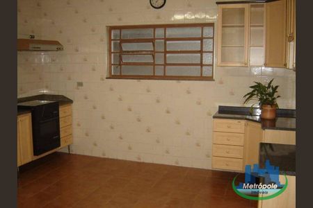 9_photo/94cef4dbf1.18d35e9b3b089d06-ATLAS-8d842a84-0676-4a63-98e7-3c1345f3c4cc.jpg de casa à venda com 3 quartos, 262m² em Jardim Diogo, Guarulhos