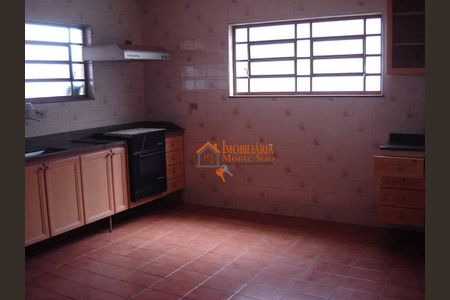 10_photo/94cef4dbf1.18d35e9b3b089d06-ATLAS-d4576f8c-96e9-4d0a-b9aa-86641b422a81.jpg de casa à venda com 4 quartos, 262m² em Jardim Diogo, Guarulhos