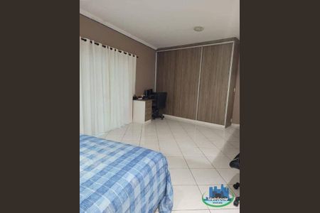6_photo/94cef4dc2b.d064f87ba2f4a60c-ATLAS-e0a9cbb6-a5d7-499d-8ba6-32c23772e147.jpg de casa à venda com 3 quartos, 200m² em Vila Bremen, Guarulhos