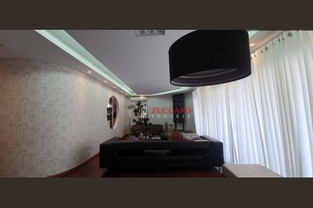 4_photo/94cef4e7c1.6fc7c21c24d33852-ATLAS-7197a5c8-66a9-4898-9841-b089205e079c.jpg de casa à venda com 4 quartos, 374m² em Jardim Valeria, Guarulhos