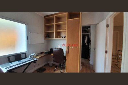 6_photo/94cef4e7c1.6fc7c21c24d33852-ATLAS-8d4bd185-ec1a-4b7c-991d-c6090ecdefde.jpg de casa à venda com 4 quartos, 374m² em Jardim Valeria, Guarulhos