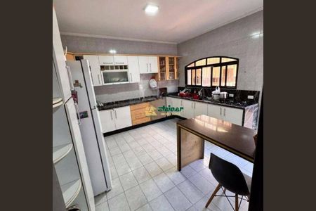 5_photo/94cef4ef89.a6e7b972090e492b-ATLAS-0a576e57-2efd-4f5d-9db5-971e5bd91891.jpg de casa para alugar com 3 quartos, 300m² em Jardim Las Vegas, Guarulhos