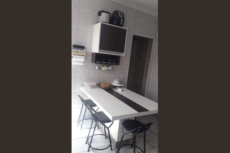 6_photo/94cef4f35b.dc8bbd111761e841-ATLAS-45d32ff9-262d-4db0-914e-7480972f9e8f.jpg de casa à venda com 3 quartos, 135m² em Parque Continental, Guarulhos