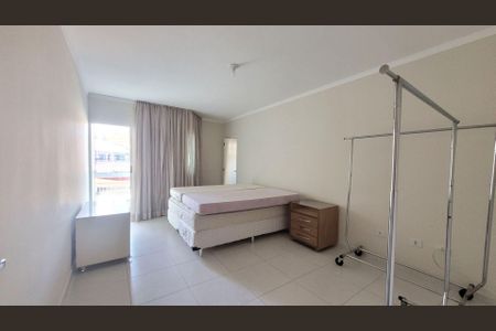 28_photo/94cef4f42b.719fbdc320448c84-ATLAS-0f63b4c3-1df7-4fc7-9c3a-a19609714780.jpg de casa à venda com 3 quartos, 195m² em Parque Continental II, Guarulhos