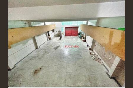 4_photo/94cef4f57d.565d65a6458b6ca1-ATLAS-0386d5d5-c9c8-4d13-a202-be322c8af37c.jpg de casa à venda com 4 quartos, 674m² em Parque Continental II, Guarulhos