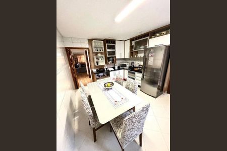 6_photo/94cef4f5b5.1f6662bc5d686089-ATLAS-619938d3-5b01-4919-b876-e4304db9b60a.jpg de casa à venda com 3 quartos, 166m² em Parque Continental II, Guarulhos