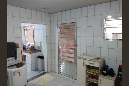 5_photo/94cef4f735.9344729ba8107f18-ATLAS-5b9d5eed-07f4-47ed-98c8-e8f3663184a0.jpg de casa à venda com 3 quartos, 180m² em Parque Continental II, Guarulhos