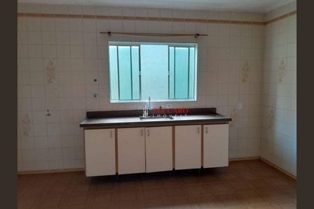 10_photo/94cef4fa2d.e23f72c61b9d3eab-ATLAS-17a31130-e434-49a1-8fcf-2d475e814f80.jpg de casa à venda com 4 quartos, 205m² em Jardim Betel, Guarulhos