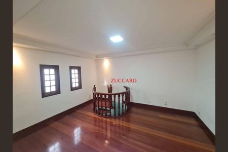 3_photo/94cef50fc7.7b0f84ee883ae8f5-ATLAS-f7fdc1ee-df3a-4515-8d75-ccec7b8bb87e.jpg de casa para alugar com 6 quartos, 742m² em Picanço, Guarulhos