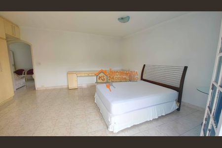 5_photo/94cef5112d.9d8fed69801cdea0-ATLAS-0500434b-e14a-4eec-bc5f-48d7671c27ad.jpg de casa para alugar com 3 quartos, 308m² em Jardim Santa Mena, Guarulhos