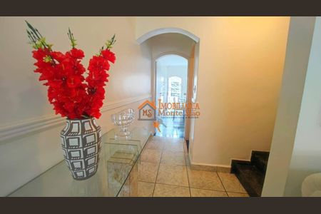 9_photo/94cef5112d.9d8fed69801cdea0-ATLAS-3cc39b1e-64f0-476a-9d7f-a6476e5d4839.jpg de casa para alugar com 3 quartos, 308m² em Jardim Santa Mena, Guarulhos