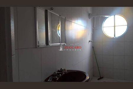 8_photo/94cef5121b.1ec89c7cbdfc8b9a-ATLAS-27c88b7a-9a88-41d4-a90e-c718e14b8890.jpg de casa à venda com 3 quartos, 250m² em Jardim Aida, Guarulhos