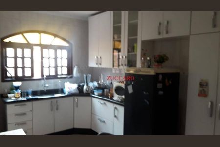 25_photo/94cef5121b.1ec89c7cbdfc8b9a-ATLAS-2ae1e4de-f63b-4186-9bbd-3449ee6df2c9.jpg de casa à venda com 3 quartos, 250m² em Jardim Aida, Guarulhos