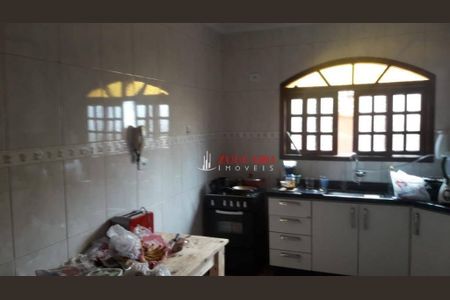 10_photo/94cef5121b.1ec89c7cbdfc8b9a-ATLAS-303976cc-7a24-4a9c-9572-b6d2bd795655.jpg de casa à venda com 3 quartos, 250m² em Jardim Aida, Guarulhos