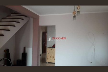 4_photo/94cef5121b.1ec89c7cbdfc8b9a-ATLAS-855fceb6-f37f-497c-a2ac-4e9a033200d5.jpg de casa à venda com 3 quartos, 250m² em Jardim Aida, Guarulhos