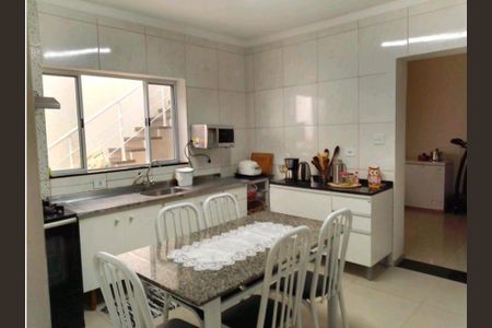 4_photo/94cef51987.a26d9ccbf8f52a85-ATLAS-53b2e28e-43fb-412f-9f05-ca0bf9853b81.jpg de casa à venda com 4 quartos, 285m² em Jardim Flor da Montanha, Guarulhos