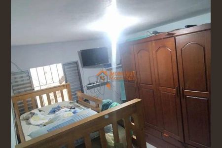 2_photo/94cef52abd.3714cccd63f8fe2d-ATLAS-2d9aa368-1098-4146-9ecf-11c5b4d52166.jpg de casa à venda com 3 quartos, 180m² em Jardim Jovaia, Guarulhos