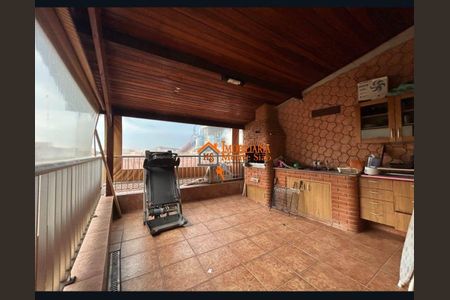 6_photo/94cef52ae3.4a7708b419391496-ATLAS-2d2bc86c-5c96-4a59-bc90-46d89a46d2a7.jpg de casa à venda com 3 quartos, 390m² em Jardim Jovaia, Guarulhos