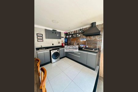 2_photo/94cef52aef.04a823dc9d4d949a-ATLAS-36add38b-23ae-45ba-bde3-be0e6230cb99.jpg de casa à venda com 3 quartos, 200m² em Jardim Jovaia, Guarulhos