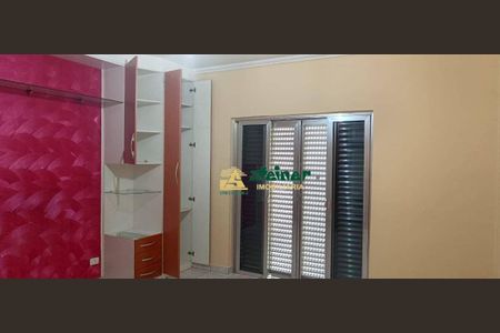 6_photo/94cef52c3d.daeffb9e713b32e0-ATLAS-3dabd3f7-fb76-4cdf-9cc1-cd0a5df0ce96.jpg de casa à venda com 3 quartos, 232m² em Jardim Jovaia, Guarulhos