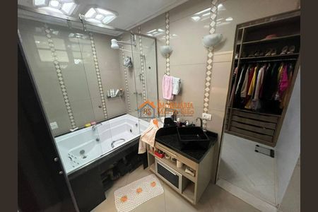 6_photo/94cef52cbf.c202053c0eb79174-ATLAS-262e0c79-39f9-4c8a-a55e-efb72d6b62f9.jpg de casa à venda com 4 quartos, 240m² em Jardim Bela Vista, Guarulhos