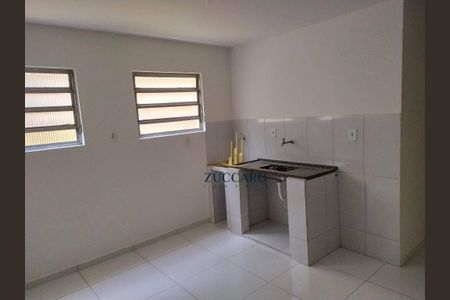 12_photo/94cef52e79.f581d0937f3dacac-ATLAS-da16d665-fb7c-494d-89fa-574bd6bfe201.jpg de kitnet/studio para alugar com 1 quarto, 40m² em Jardim Cocaia, Guarulhos