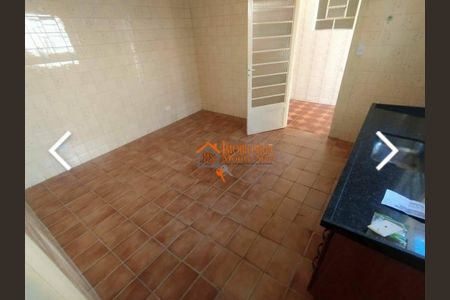 2_photo/94cef52f93.dfdf3a77207432af-ATLAS-3cff55e3-1756-462d-9d2f-487a60f751a8.jpg de casa à venda com 5 quartos, 250m² em Jardim Testae, Guarulhos