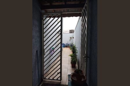 6_photo/94cef5320d.a64aef6598c47c00-ATLAS-3e9bc49a-9f77-44ca-9c8f-568c3362d7e3.jpg de casa à venda com 2 quartos, 141m² em Jardim Cocaia, Guarulhos