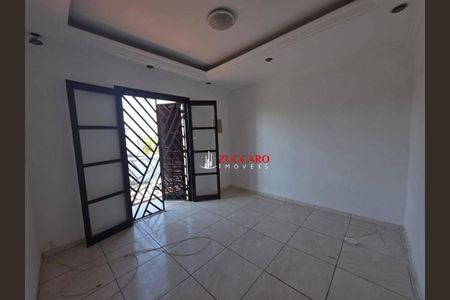 11_photo/94cef532cd.2c9577e84ad36a88-ATLAS-c9f95e14-7df1-4872-8a5f-c3af610fd983.jpg de casa à venda com 3 quartos, 105m² em Vila Maricy, Guarulhos