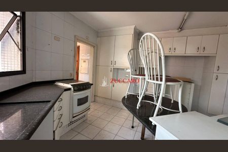 4_photo/94cef54067.bc2fcbcb56f983fe-ATLAS-4638e453-2aa8-4ddd-9a57-276e07c3060a.jpg de apartamento à venda com 4 quartos, 180m² em Centro, Guarulhos