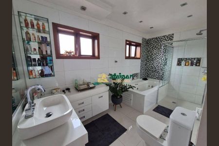 4_photo/94cef54107.b8bf539dfb691837-ATLAS-2a8968b9-4eeb-4a62-b04e-3cffe733c5dc.jpg de casa à venda com 3 quartos, 469m² em Jardim Maia, Guarulhos