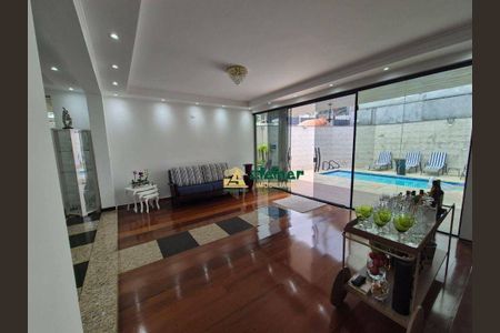 11_photo/94cef54107.b8bf539dfb691837-ATLAS-ee158209-8039-4e1f-8eaf-72efb47f3b6a.jpg de casa à venda com 3 quartos, 469m² em Jardim Maia, Guarulhos