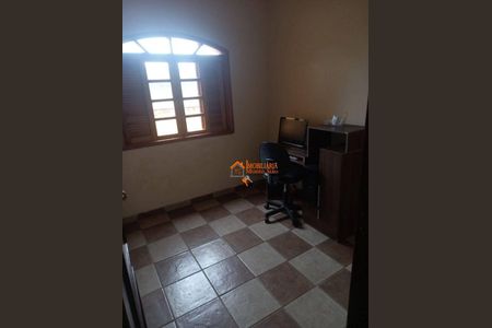 3_photo/94cef5464b.ceff8192393c33de-ATLAS-28efb8d3-7caa-4c80-be75-b3440a95b4e1.jpg de casa à venda com 4 quartos, 300m² em Jardim Pinhal, Guarulhos