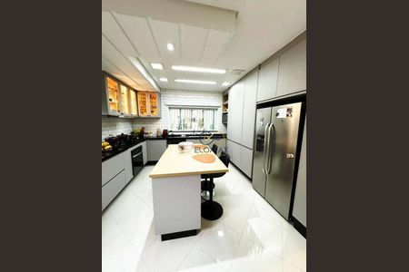 3_photo/94cef5469f.f11368e16be85bf3-ATLAS-0a018bfa-eb21-4be8-86b6-d0892e9e91cc.jpg de casa para alugar com 4 quartos, 410m² em Jardim Maia, Guarulhos