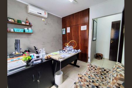 8_photo/94cef54a5b.548e2ea8c9b80c56-ATLAS-2e75a4c4-5f28-48bb-90b6-7de79423f376.jpg de casa à venda com 4 quartos, 387m² em Jardim Bom Clima, Guarulhos