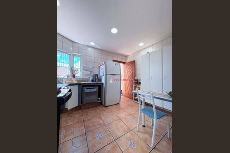 11_photo/94cef54f01.eaaf4b77f52f95fe-ATLAS-2f3b48c9-dce9-4b54-a9df-46bc79b6570b.jpg de casa à venda com 4 quartos, 268m² em Jardim Pinhal, Guarulhos