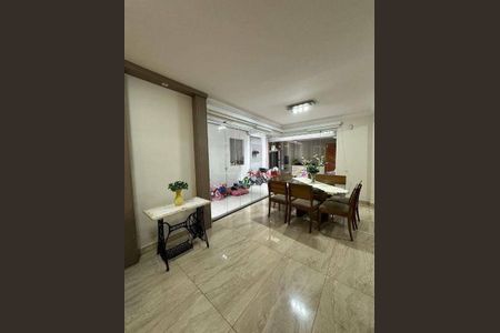 4_photo/94cef54f81.7624e4106982b8b7-ATLAS-48b18ef9-044e-4150-aa5d-65cc8cb73d35.jpg de casa à venda com 3 quartos, 200m² em Jardim Maia, Guarulhos