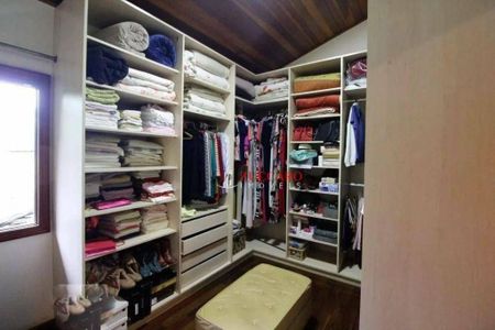 18_photo/94cef54f81.88f450c3c48c9cc5-ATLAS-e2440aed-3d59-475d-91d3-72b6ab36d753.jpg de casa à venda com 4 quartos, 365m² em Jardim Maia, Guarulhos