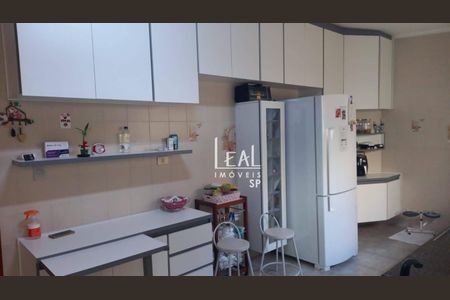 12_photo/94cef5571b.e100dba37721dde7-ATLAS-8055e04d-7213-4db9-9112-c7b4f2a5d1f3.jpg de casa para alugar com 4 quartos, 300m² em Jardim São Paulo, Guarulhos